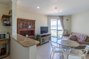 Apartamento com Vista Mar e Acesso a Praia YY4578